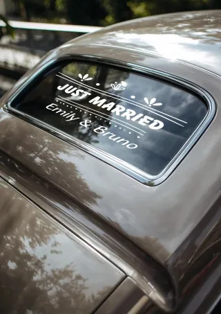Çiçek Desenli, “Just Married” ve İsimlerinizin Yazılı Olduğu Gelin Arabası Stickerı
